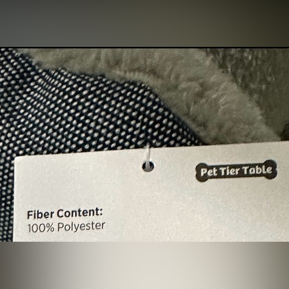 Plush & Comfy Bed For Your Fur Baby!! - Picture 8 of 10